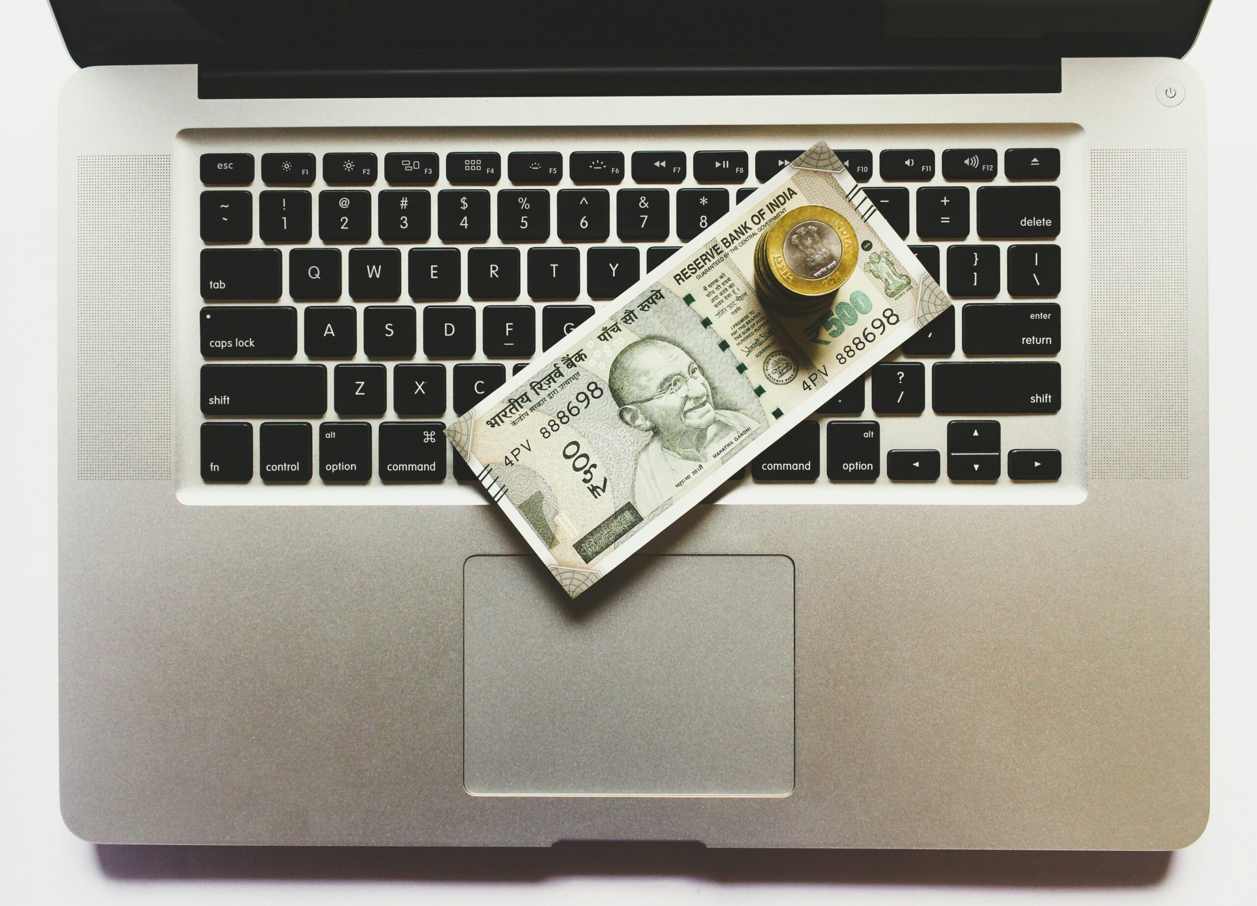 fournisseur de services d'investissement offrant une expertise en gestion financière et des solutions sur mesure pour les investisseurs.